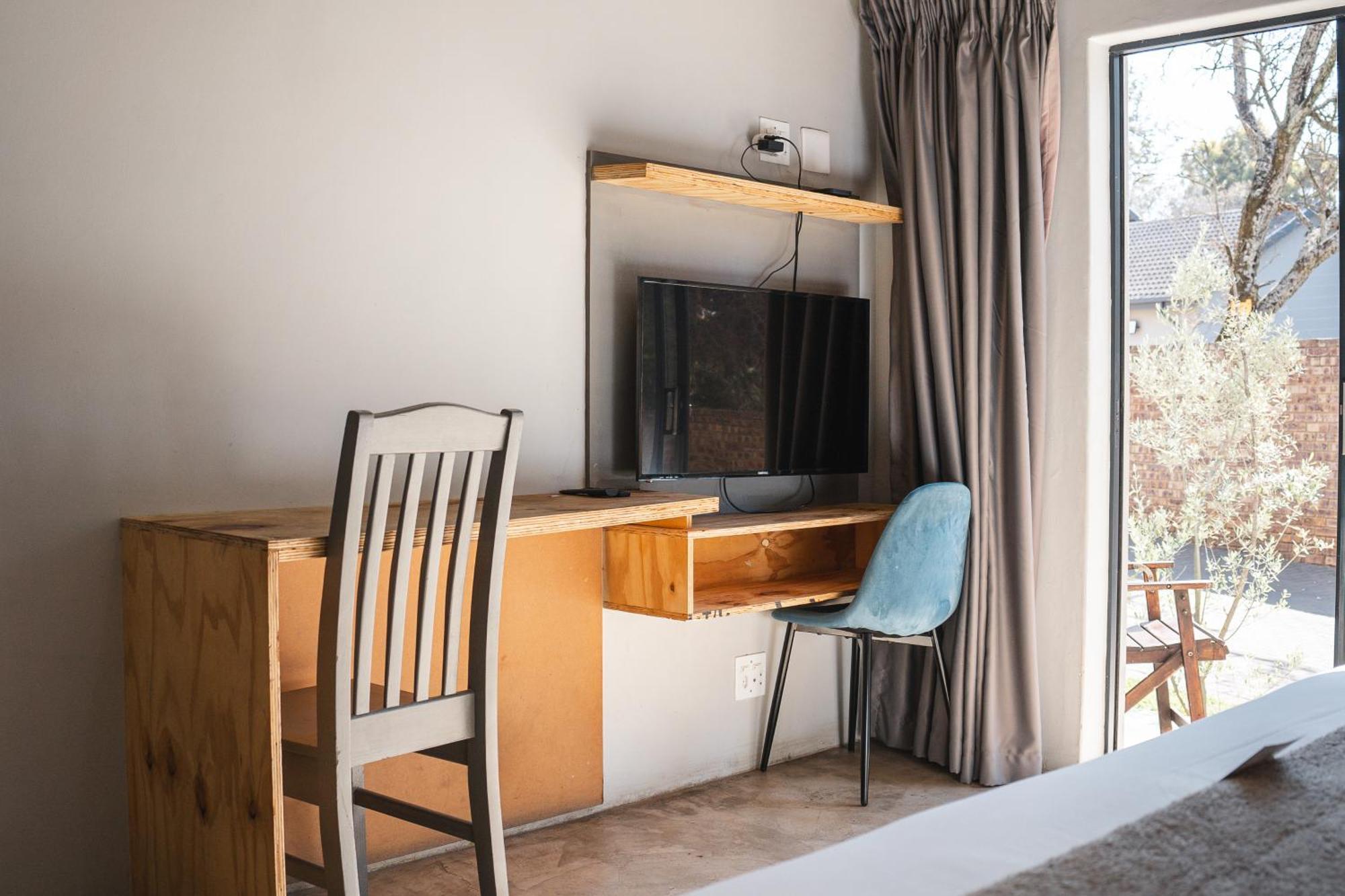 The Wild Peach - Menlyn Hotel Pretoria Bagian luar foto