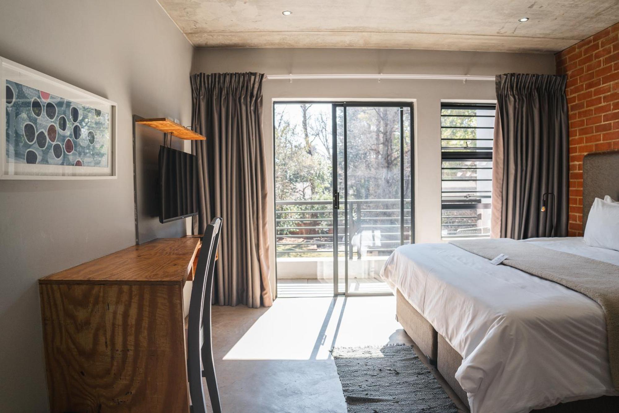 The Wild Peach - Menlyn Hotel Pretoria Bagian luar foto