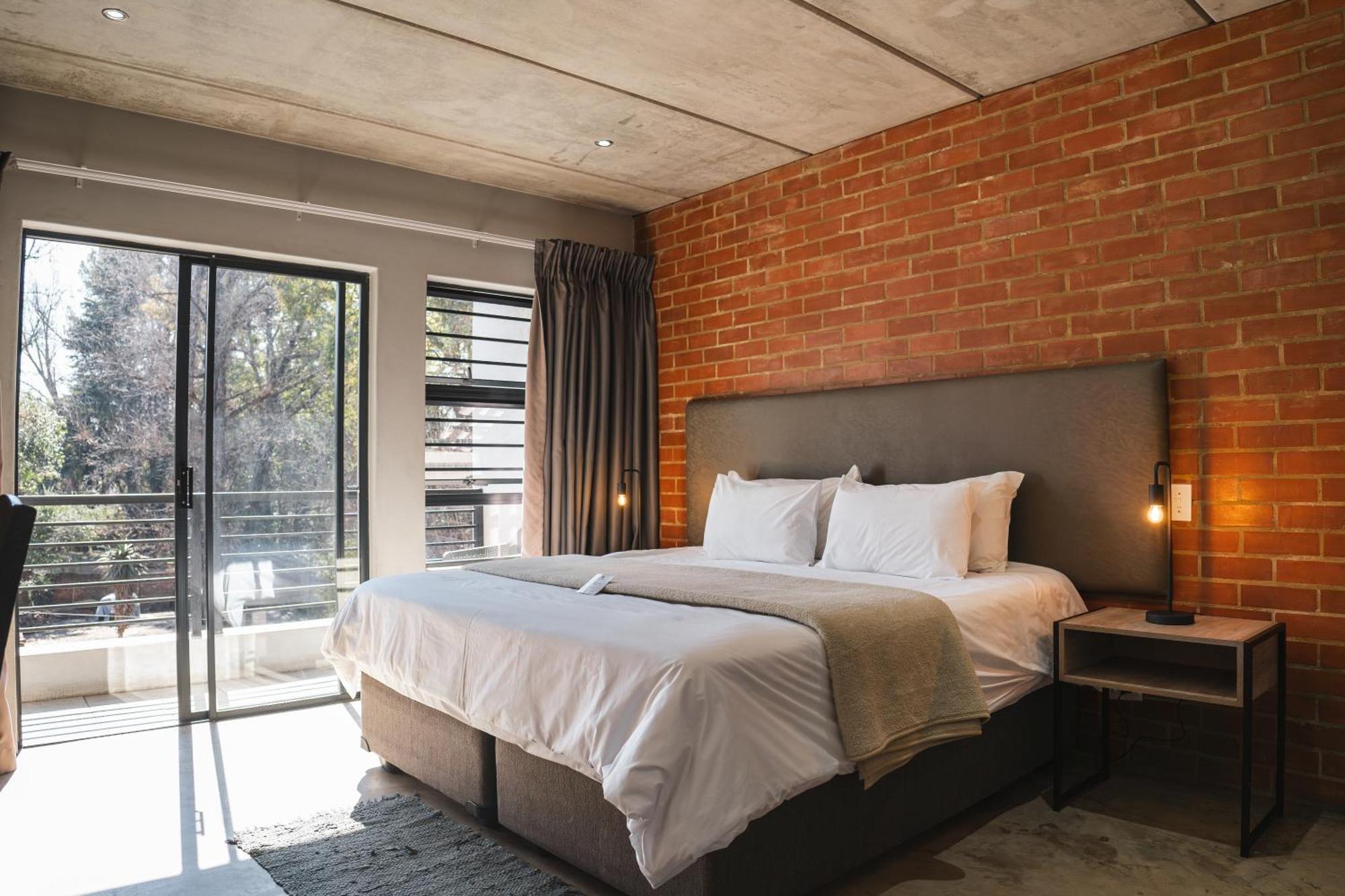 The Wild Peach - Menlyn Hotel Pretoria Bagian luar foto