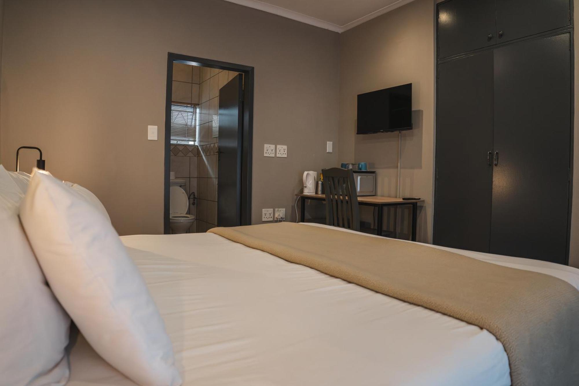 The Wild Peach - Menlyn Hotel Pretoria Bagian luar foto