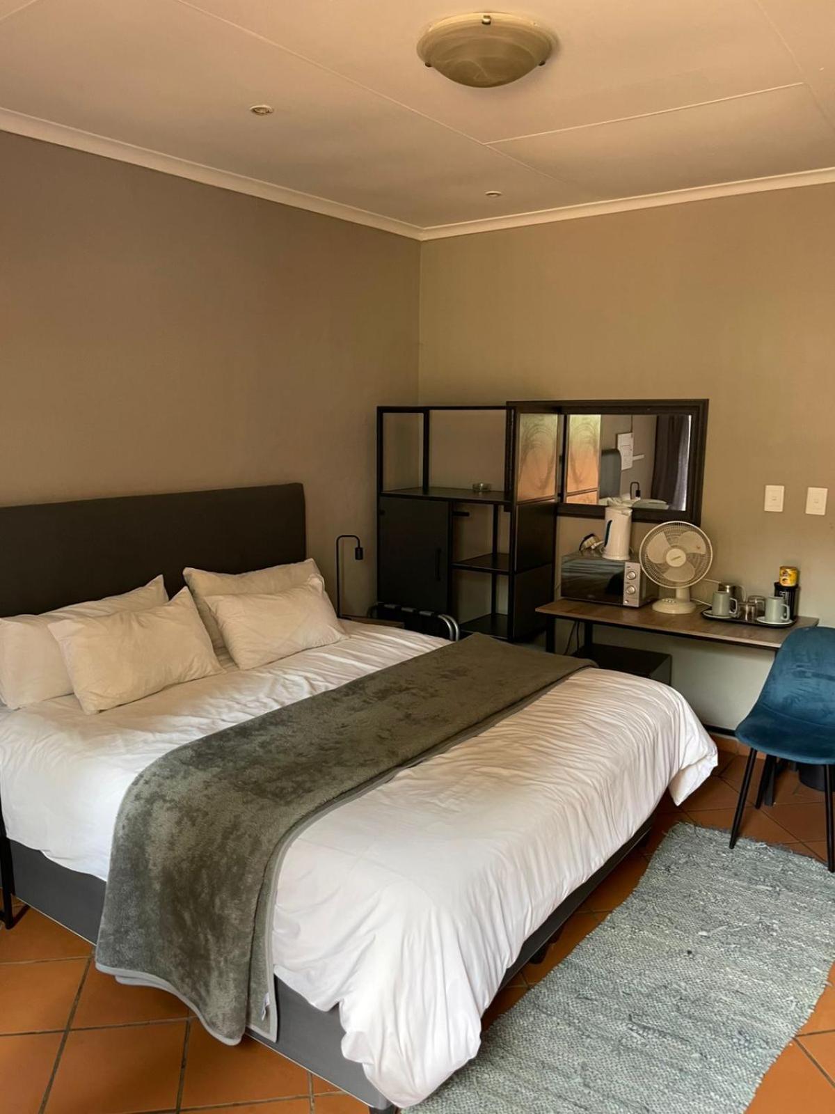 The Wild Peach - Menlyn Hotel Pretoria Bagian luar foto