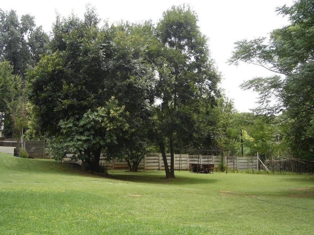 The Wild Peach - Menlyn Hotel Pretoria Bagian luar foto